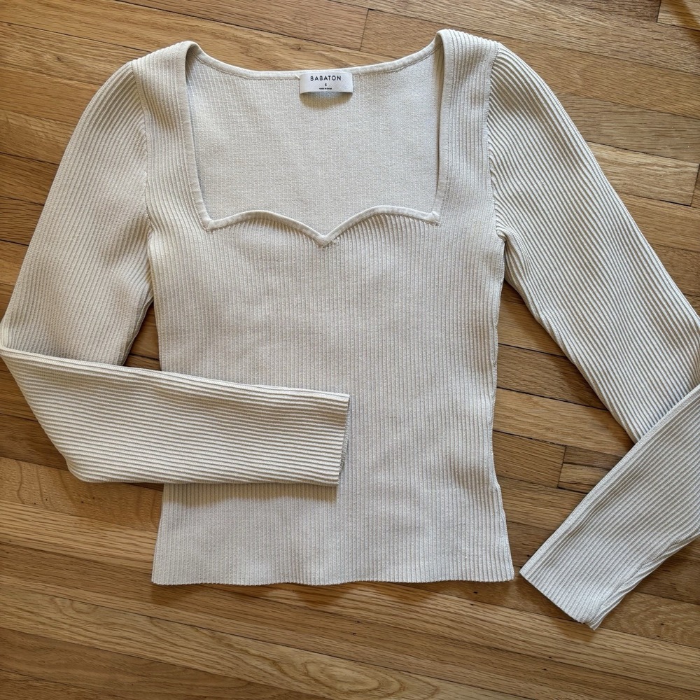 Aritzia Babaton Sculpt Knit Crop Top Womens S Tan Sweetheart Long Sleeve Texture